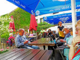 Die Zeit bis zur Zugabfahrt in Bensheim wird entspannt genossen