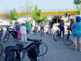 Die Nauheimer und Gerauer Radler treffen sich in GG am Bahnhof