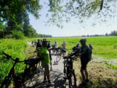 Kurze Rast an der steinernen Brücke