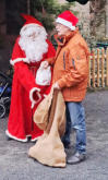 Der Nikolaus und sein Gehilfe