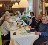 Im Schützenhaus: Zeit zum Plausch vor der Stärkung